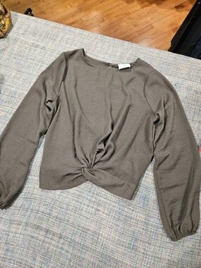 Everly Twisted Front Long Sleeve Top — Army Green